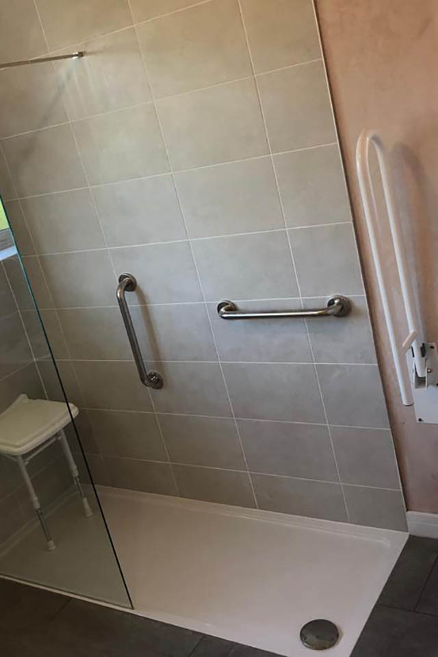 assisted-living-bathroom